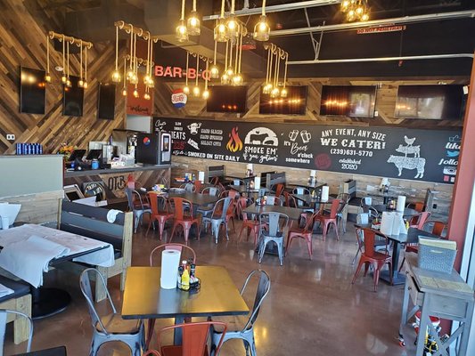 Off the Bone BBQ + Ribhouse by null