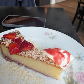 Louie's - Strawberry - Italian Near Me - Portsmouth, New Hampshire