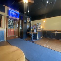 Li's noodles - Inside May 4, 2023