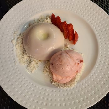 Bistro Cacao - Strawberry rhubarb dessert - French Near Me - Washington, DC, District of Columbia