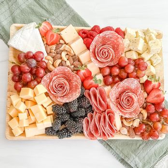 Get Grazey Den - Medium Charcuterie - Caterers Near Me
