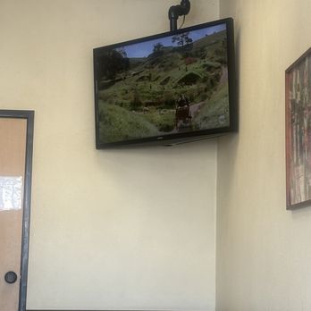 Pizzeria Amore - TV was playing Lord of the Rings - super unassumingly fun vibe !! - Italian Near Me - Laguna Woods, California Pizzeria Amore - TV was playing Lord of the Rings - super unassumingly fun vibe !! - Italian Near Me - Laguna Woods, California
