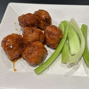 Midleton's Bar & Grill - Boneless wings - Mango Habanero - Bars Near Me - Tulsa, Oklahoma