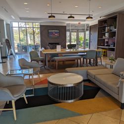 Holiday Inn Statesboro-University Area - Inside. Hotel lobby.
