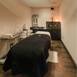 Hanna Isul - Treatment Room