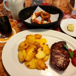 Paulaner's  Miraculum - Rumpsteak and Pretzel