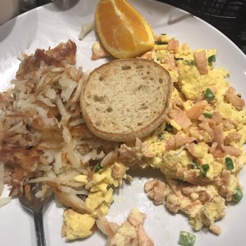 Eggsperience - Lox with cream cheese, green onions,Hashbrowns Very tasty - Breakfast & Brunch Near Me - Elmwood Park, Illinois