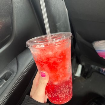 Quenchies - Strawberry snow fizz - Shaved Snow Near Me - Lumberton, Texas