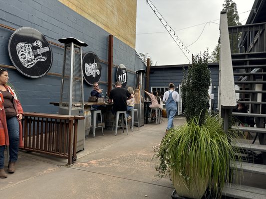 Newsome Harlow by null