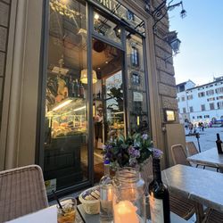 Trattoria San Lorenzo - Back patio seating