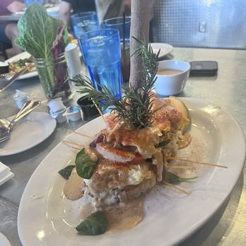 Hash House A Go Go - ANDY'S SAGE FRIED CHICKEN BENEDICT - Breakfast & Brunch Near Me - Las Vegas, Nevada