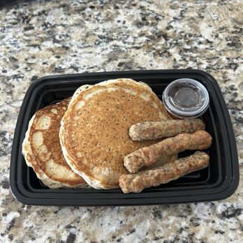 Gainz On The Go Meal Prep - Lemon poppy seed protein pancakes, chicken sausage links. - Food Delivery Services Near Me - Mesa, Arizona Gainz On The Go Meal Prep - Lemon poppy seed protein pancakes, chicken sausage links. - Food Delivery Services Near Me - Mesa, Arizona