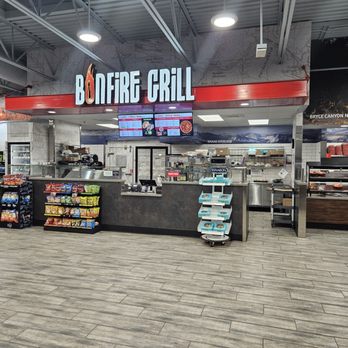 Maverik Adventure's First Stop - Hot Food - Gas Stations Near Me - Kanab, Utah