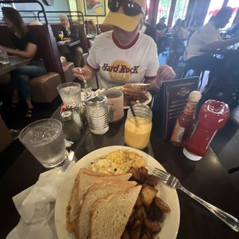 Toast - Huevos Migas Omelet - Breakfast & Brunch Near Me - Bay Shore, New York Toast - Huevos Migas Omelet - Breakfast & Brunch Near Me - Bay Shore, New York