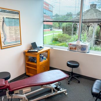 Precision Spinal Care - chriopractic room - Physical Therapy Near Me - Chesapeake, Virginia Precision Spinal Care - chriopractic room - Physical Therapy Near Me - Chesapeake, Virginia