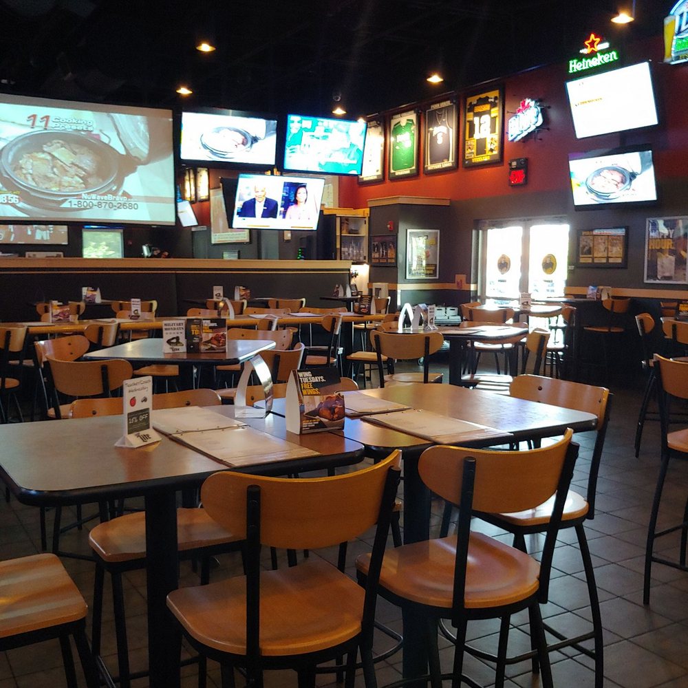 Buffalo Wild Wings - Dinning area - American Near Me - York, Pennsylvania Buffalo Wild Wings - Dinning area - American Near Me - York, Pennsylvania
