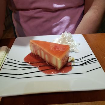 Frizzante - New York Cheese cake with Strawberry sauce - Italian Near Me - Edinburgh, EDH
