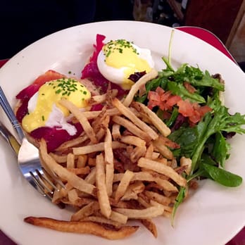 CAFÉ LULUc - Poached eggs with gravlax salmon. - French Near Me - Brooklyn, New York