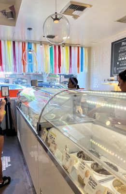 Jeni's Splendid Ice Creams by null