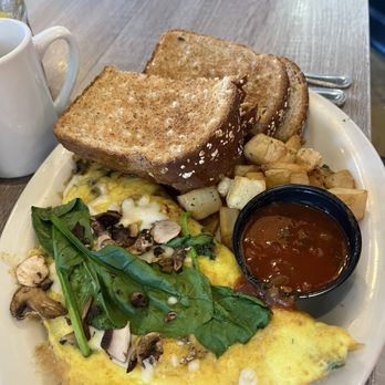 Le Peep Breakfast & Lunch - Veggie omelette - Breakfast & Brunch Near Me - Mount Prospect, Illinois