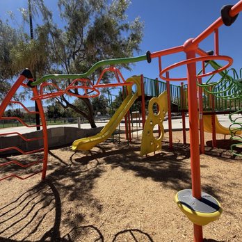 Marie Kerr Park - Play structure - Parks Near Me - Palmdale, California