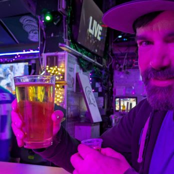 Tin Lizzie - Cheers - Sports Bars Near Me - Chicago, Illinois