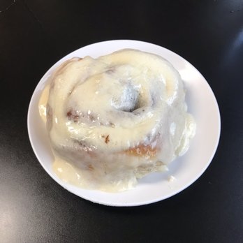Hungry Hunter Restaurant - Cinnamon roll - Breakfast & Brunch Near Me - Branson, Missouri