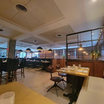 Eberly - Inside - Bars Near Me - Austin, Texas