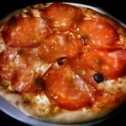 Restaurant Chez Mario - Calabrese pizza