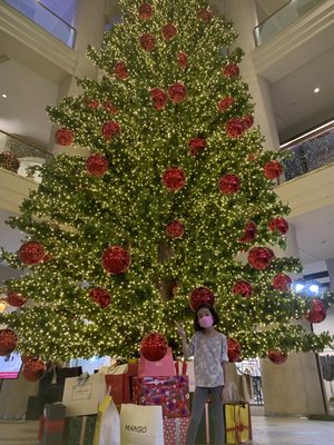 Power Plant Mall by null