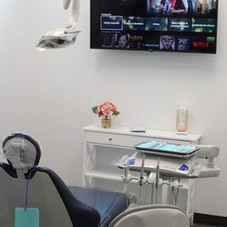 The Tooth - TVs on wall and ceilings - amazing!!