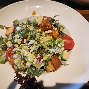 Doc B's Restaurant + Bar - Buffalo chicken salad - Bars Near Me - Coral Gables, Florida