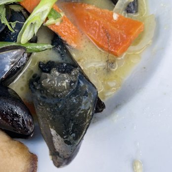 Budd Bay Cafe - Half the port seabed in our food!!!! Made my wife very ill! - Seafood Near Me - Olympia, Washington