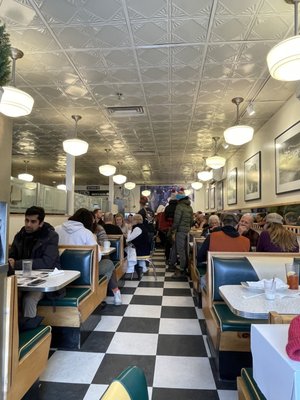 Lou's Restaurant & Bakery by null