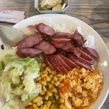 La Sinbala - Taiwanese sausage plate - Taiwanese Near Me - Arcadia, California La Sinbala - Taiwanese sausage plate - Taiwanese Near Me - Arcadia, California