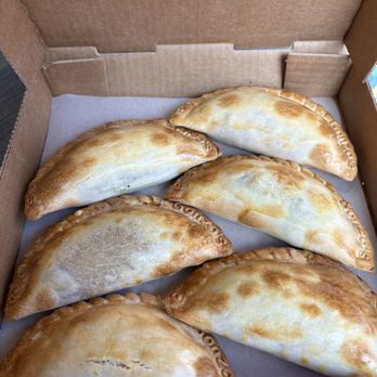 Gonzos Empanadas - 1/2 Dozen Empanadas - Empanadas Near Me - Pembroke Pines, Florida Gonzos Empanadas - 1/2 Dozen Empanadas - Empanadas Near Me - Pembroke Pines, Florida