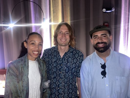 Chelsea Table & Stage by null