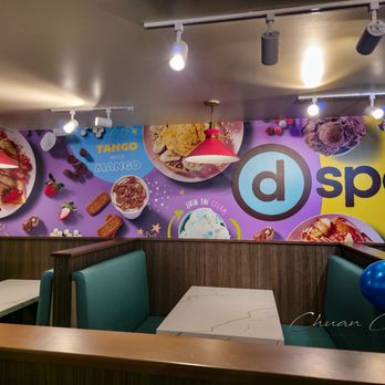 D Spot - Seating area - Desserts Near Me - St. Catharines, Ontario