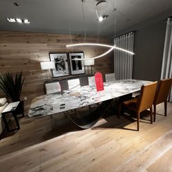 Maison Corbeil Acadie - Beautiful table