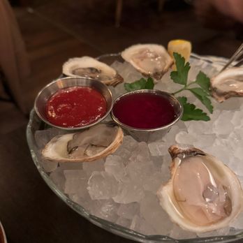 Armitage Alehouse - Half Dozen East Coast Oysters - Pubs Near Me - Chicago, Illinois Armitage Alehouse - Half Dozen East Coast Oysters - Pubs Near Me - Chicago, Illinois