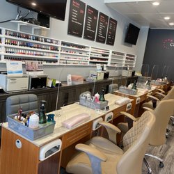 Color Lounge Nails