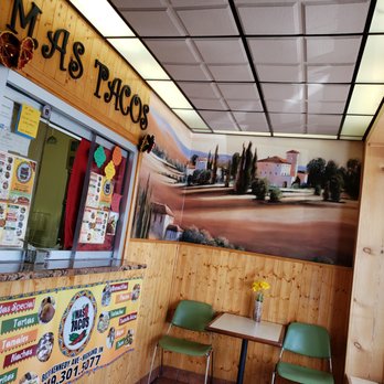 Más Tacos - one table, it is a takeout place - Mexican Near Me - Highland, Indiana