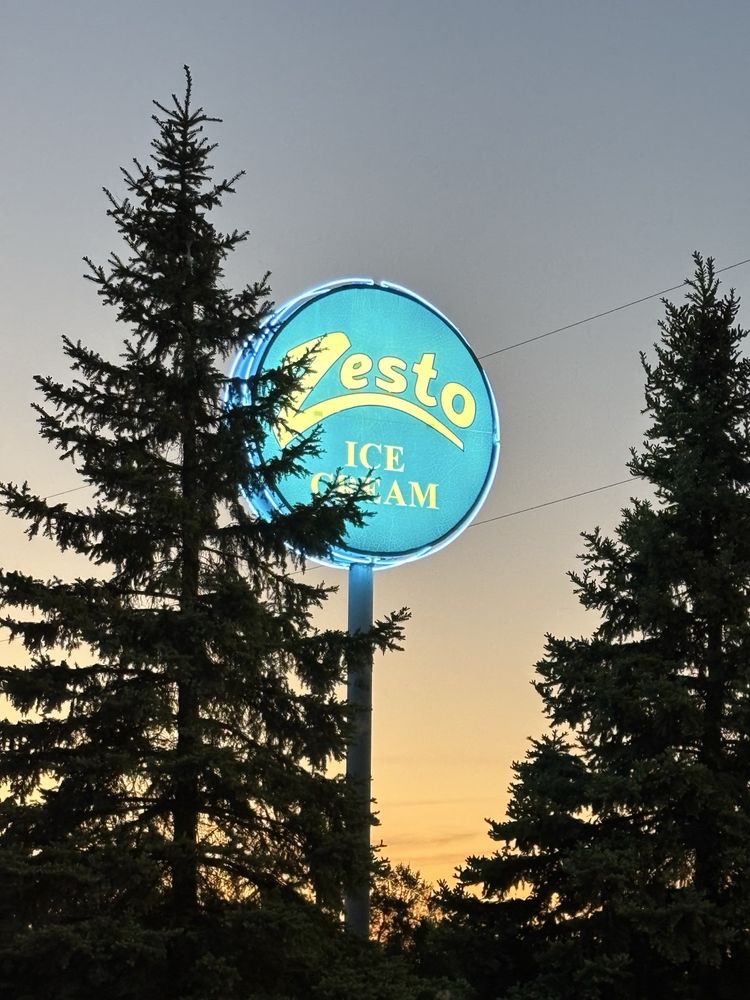 Zesto Logo