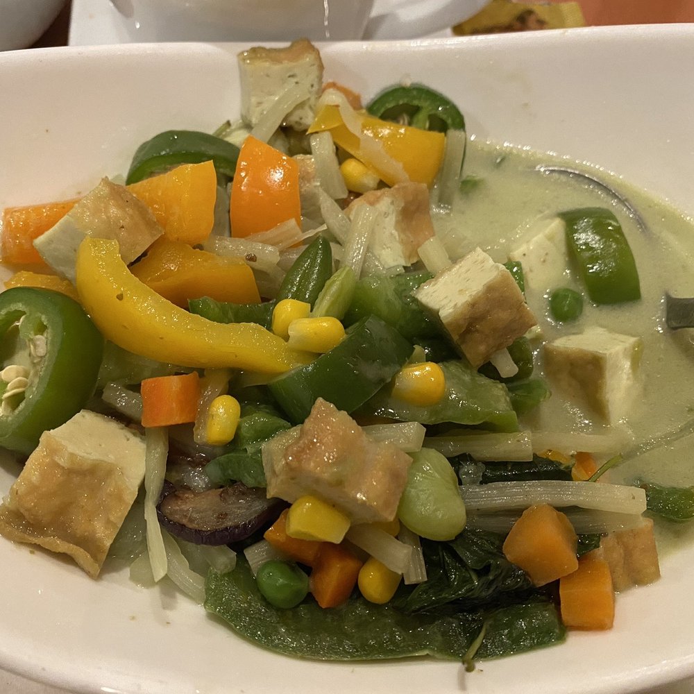 Krystal Thai - Tofu Green Curry - Not authentic, watery curry with frozen vegetables! - Thai Near Me - Crystal Lake, Illinois