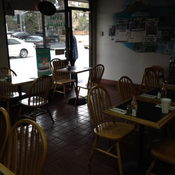 Larry's Santorini - Plenty of space, very casual. - Greek Near Me - Poway, California