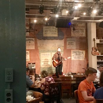 Puckett's Restaurant - Local entertainment - Barbeque Near Me - Columbia, Tennessee