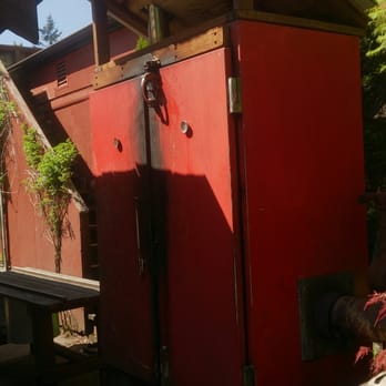 Skyway Bar & Grill - Barbeque Near Me - Zigzag, Oregon