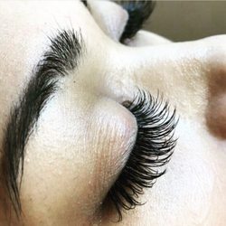 Lash Lavishly - Classic volume