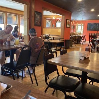 MrSippy BBQ - Inside - Barbeque Near Me - Rochester, New Hampshire