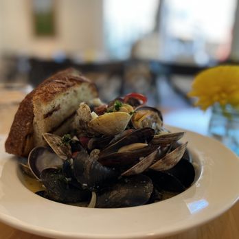 Candor by Giuseppe - Steamed Mussels & Clams - New American Near Me - La Jolla, California